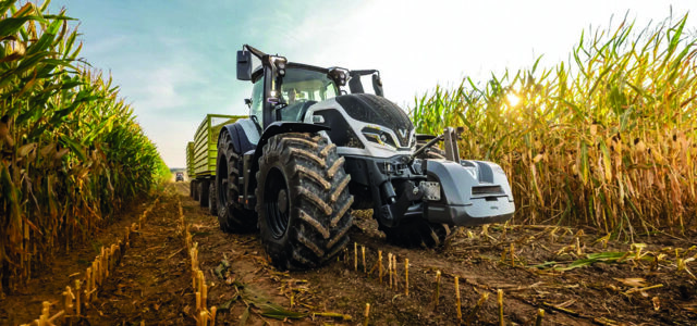 New machines galore at flagship farm event